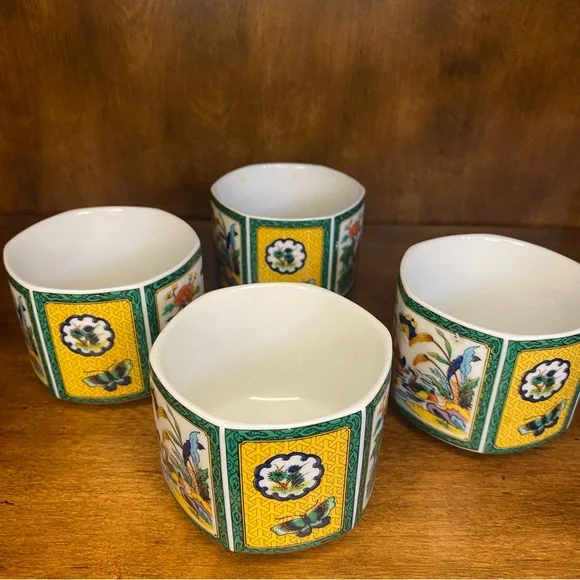 Set of 4, Japanese Sake Cups. - Picture 4 of 5